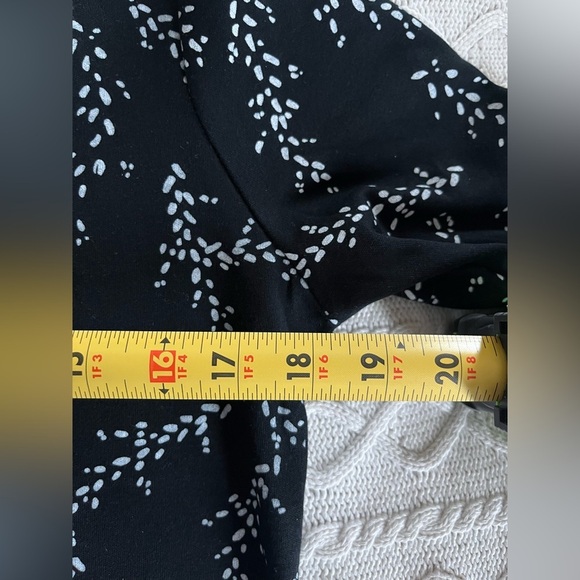Style & Co. Black with White Patterned Long Sleeve Blouse Women’s Size Small - Picture 12 of 13